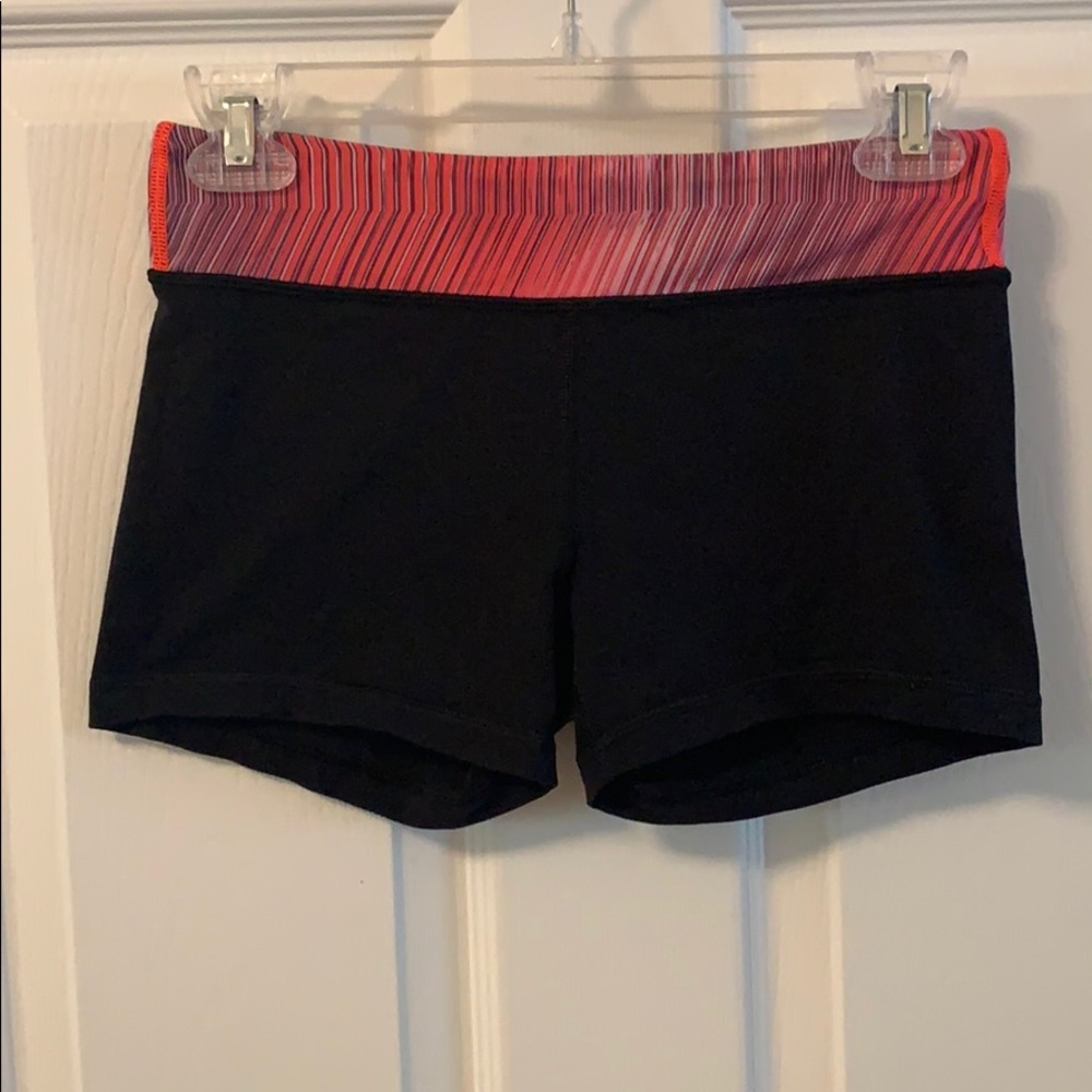 COPY - IVIVVA SHORTS SIZE 14